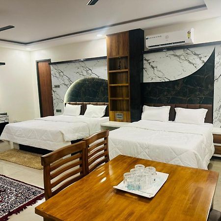 Yatri Nivas Sagara Hotel Exterior photo