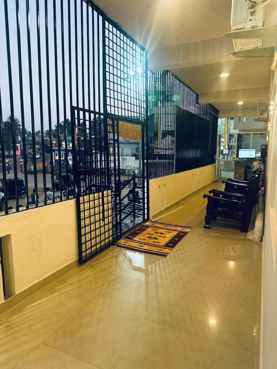 Yatri Nivas Sagara Hotel Exterior photo