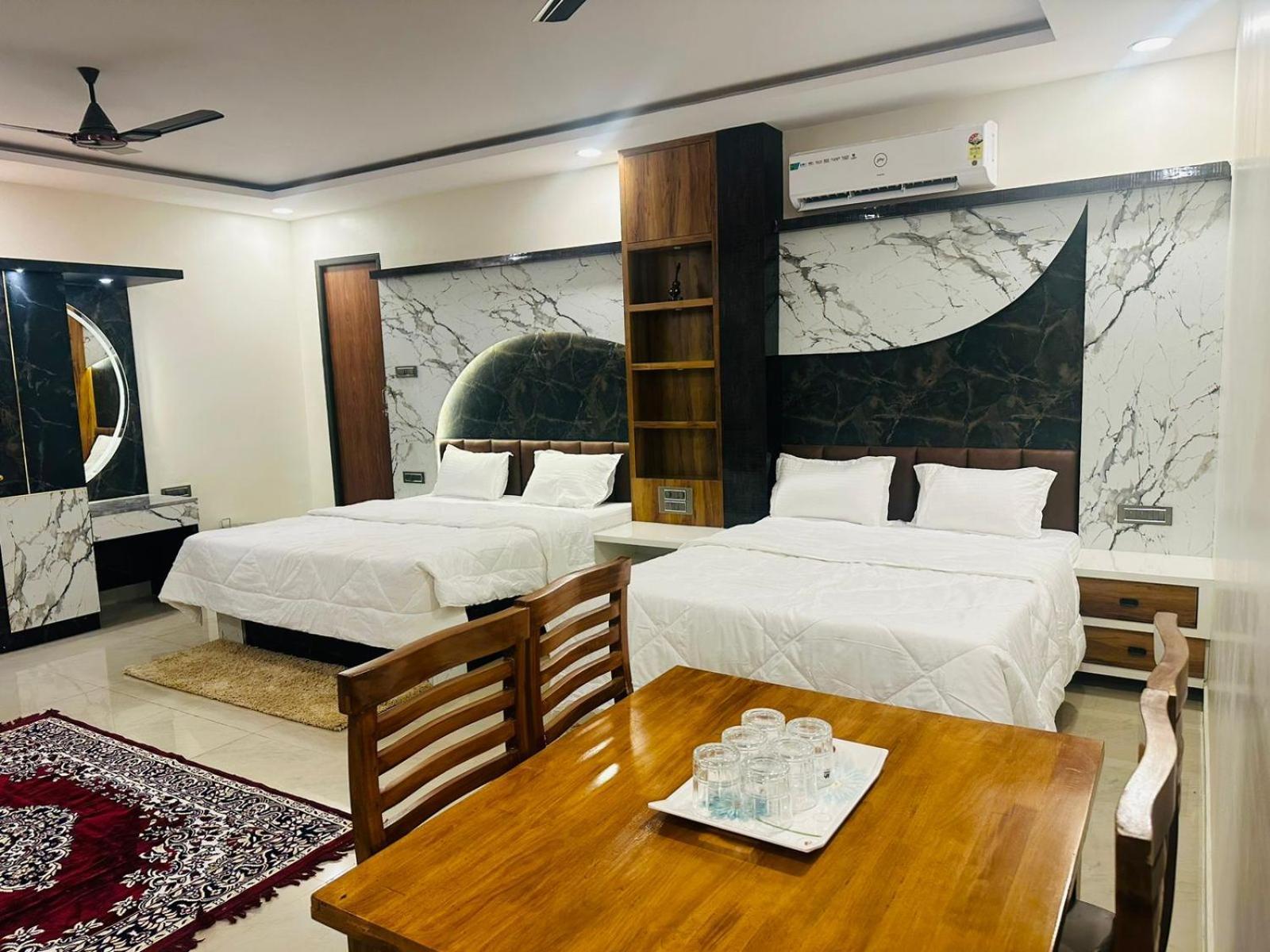 Yatri Nivas Sagara Hotel Exterior photo