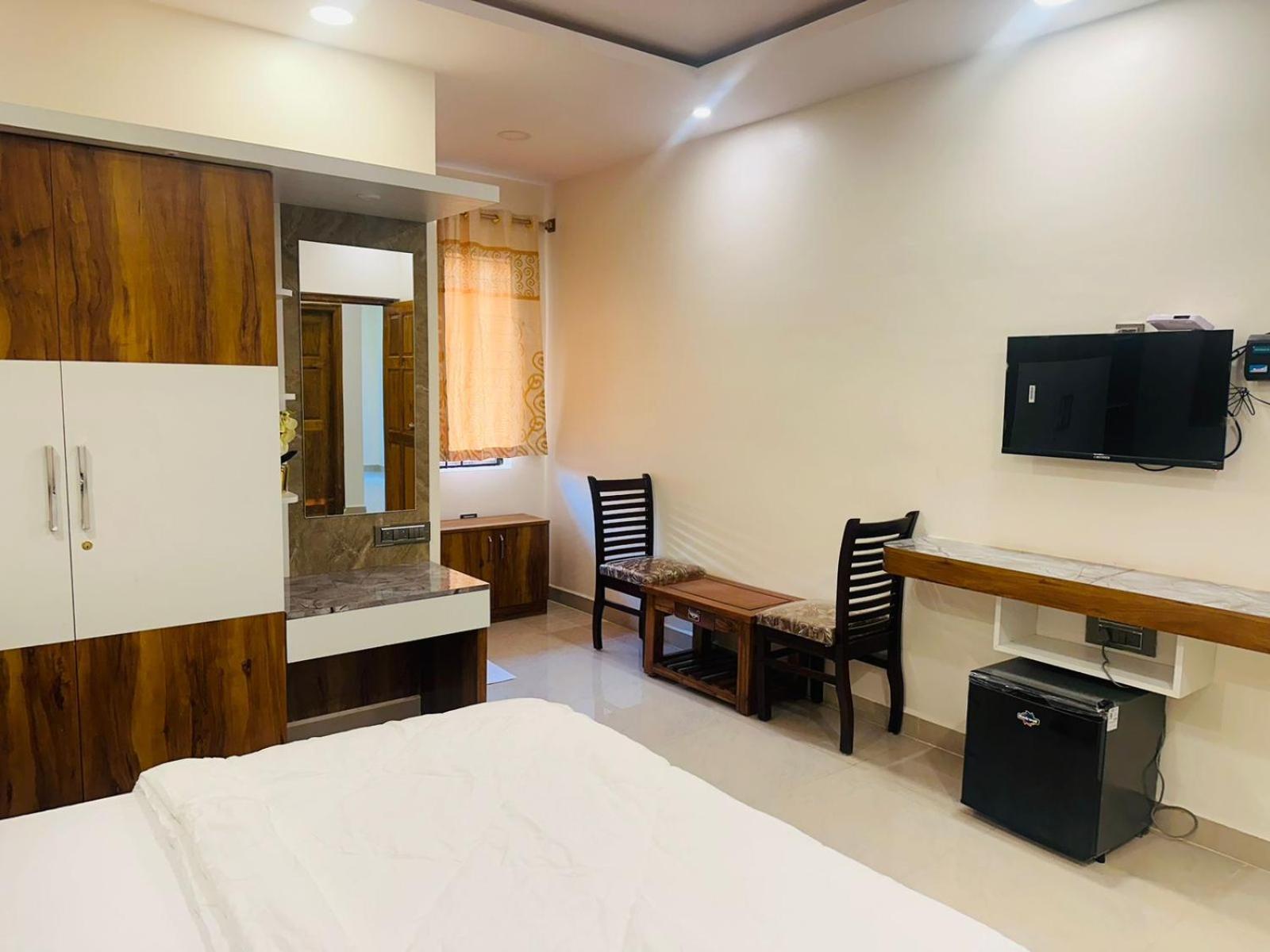 Yatri Nivas Sagara Hotel Exterior photo