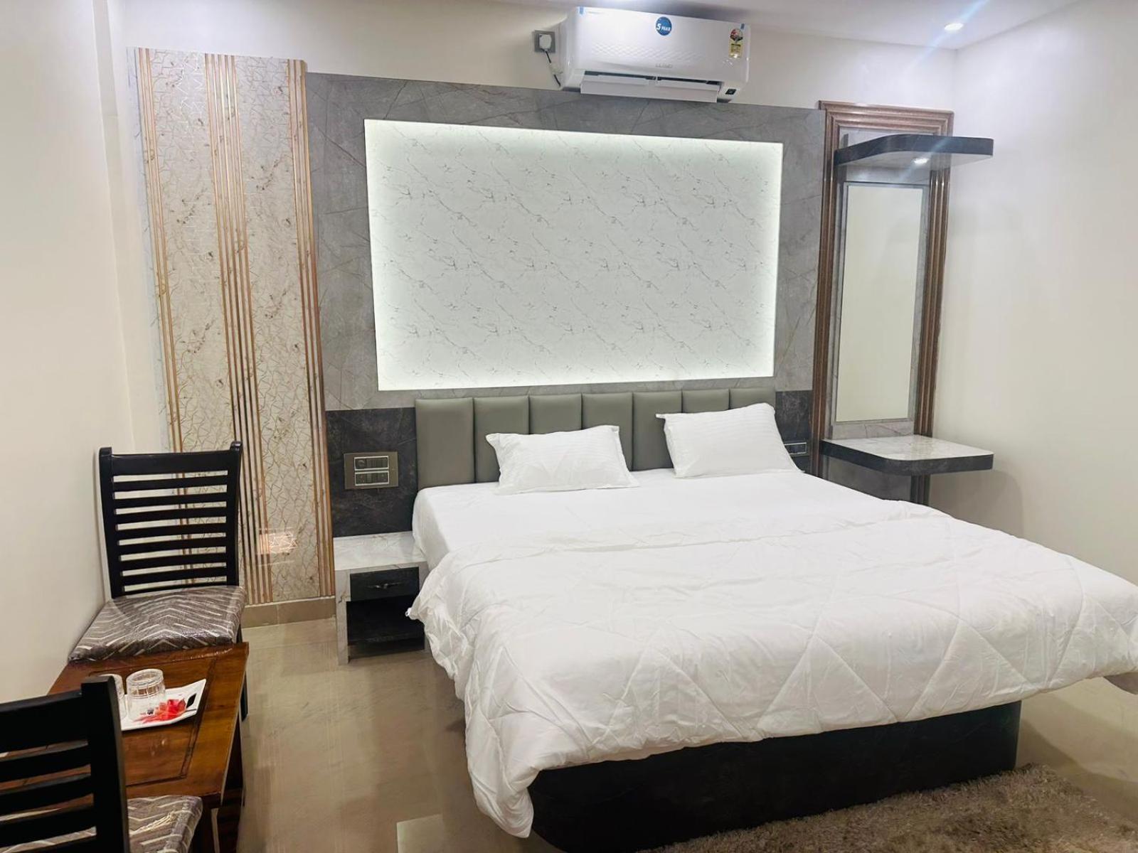 Yatri Nivas Sagara Hotel Exterior photo